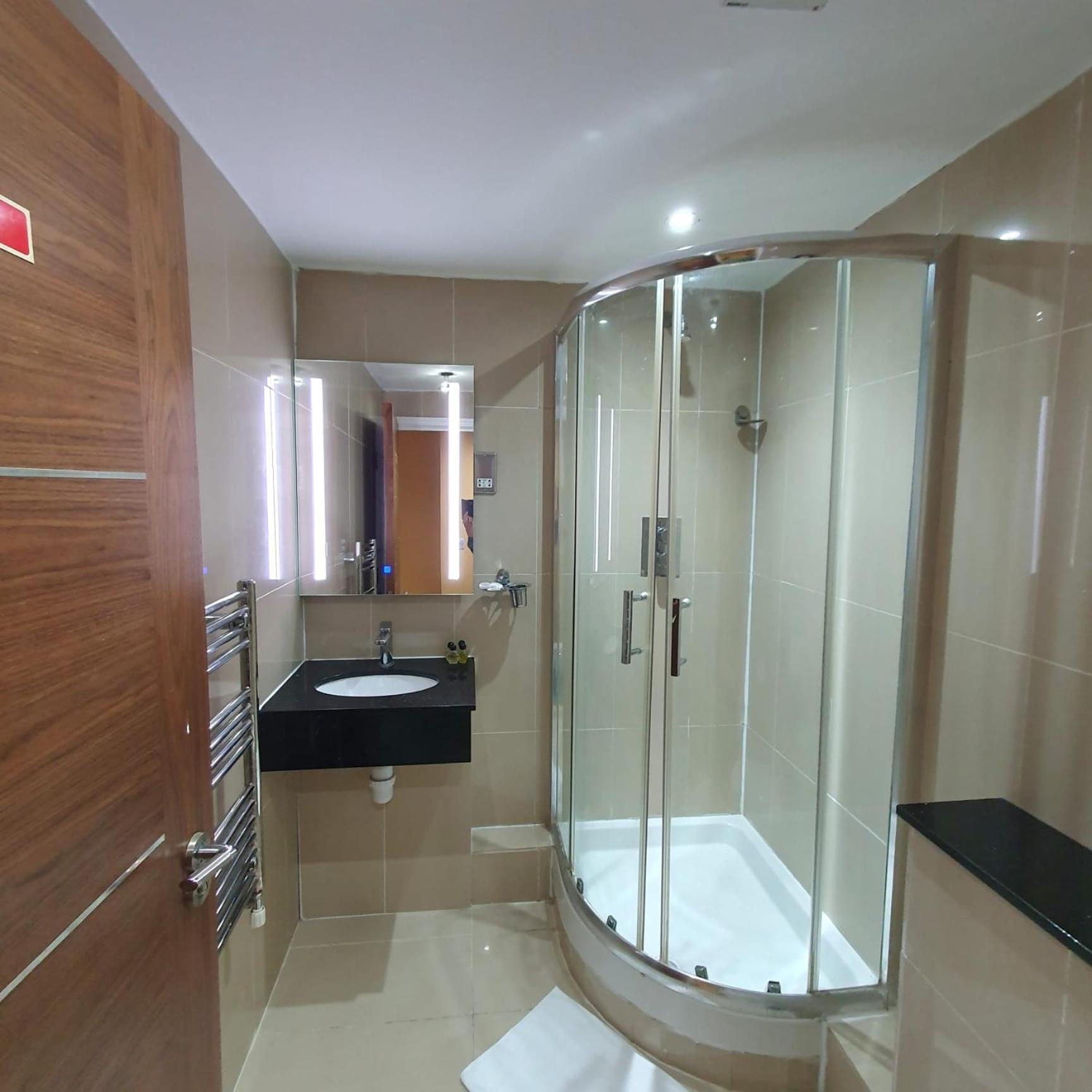 Oliver Hotel London Ngoại thất bức ảnh